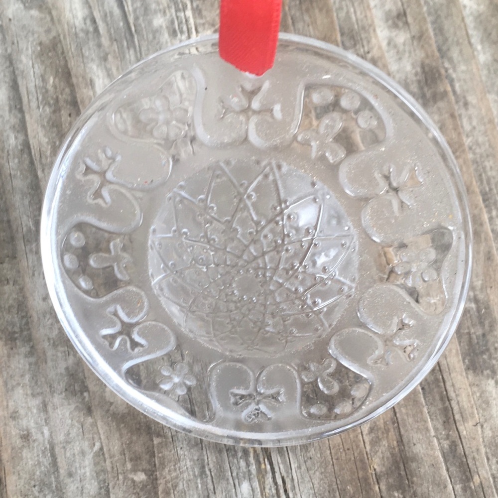 LALIQUE Paris Crystal Anastasia Pattern Christmas Ornament with Red Ribbon